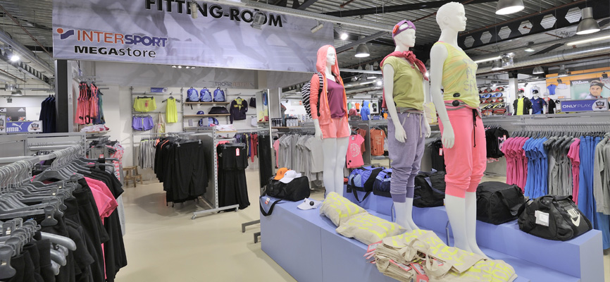 Intersport Megastore Roermond (NL): Ladenbau Sport - 