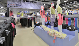 Intersport Megastore Roermond (NL): Ladenbau Sport - 