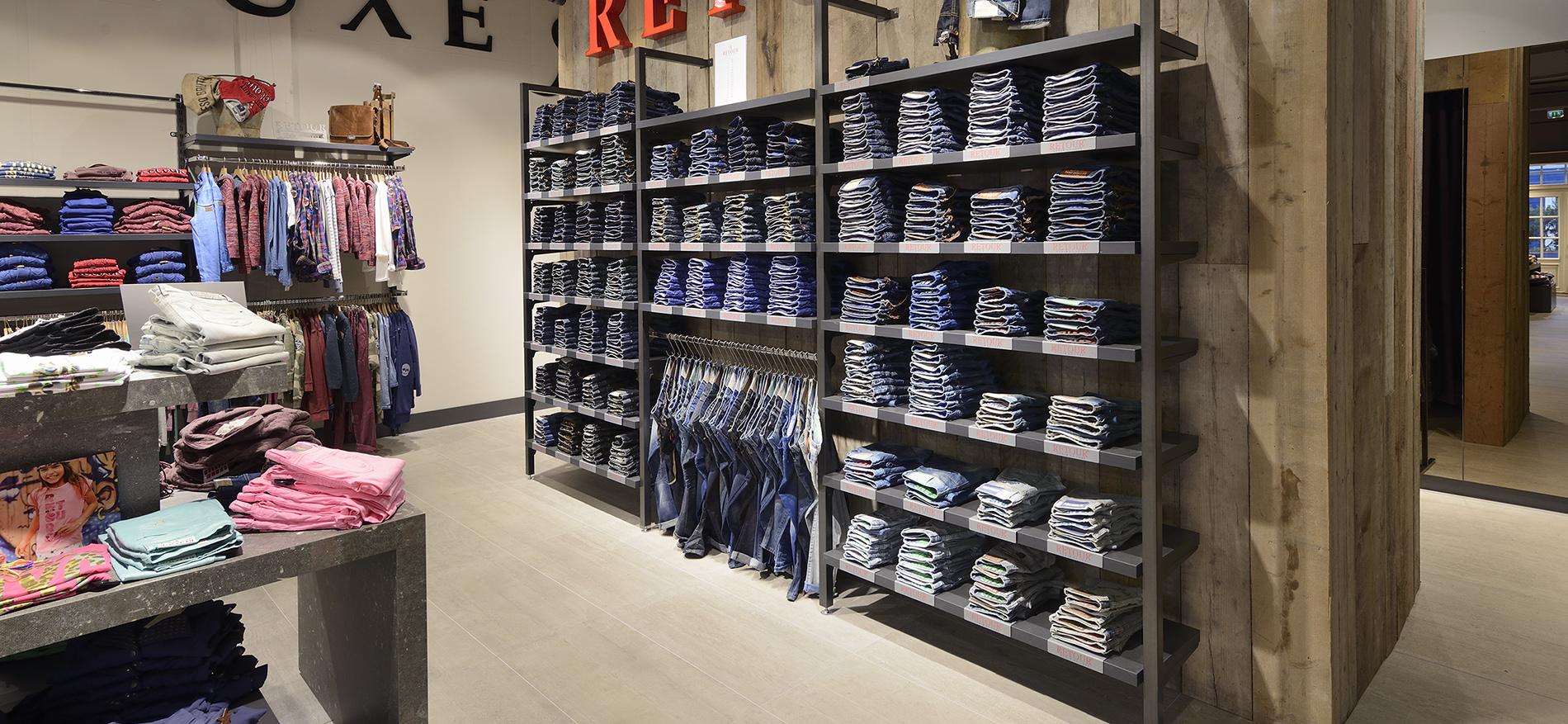 Shop in shop Konzept Mode >> Retour Jeans - 