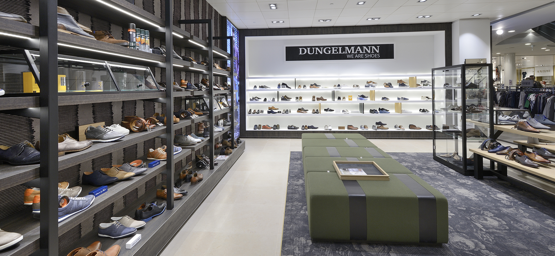 Shop-in-Shop Dungelmann Schoenen - 