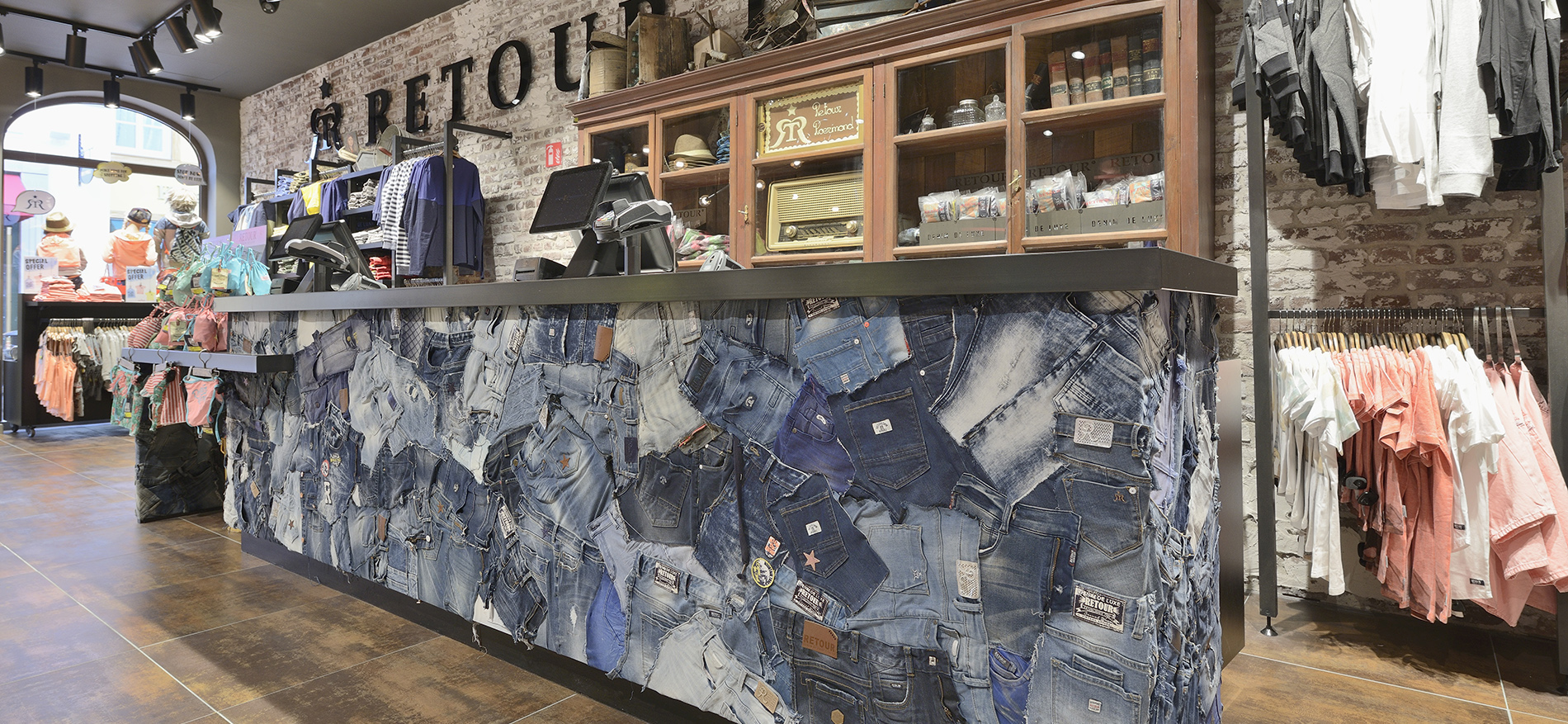 Outlet concept store Retour Jeans, Roermond - 