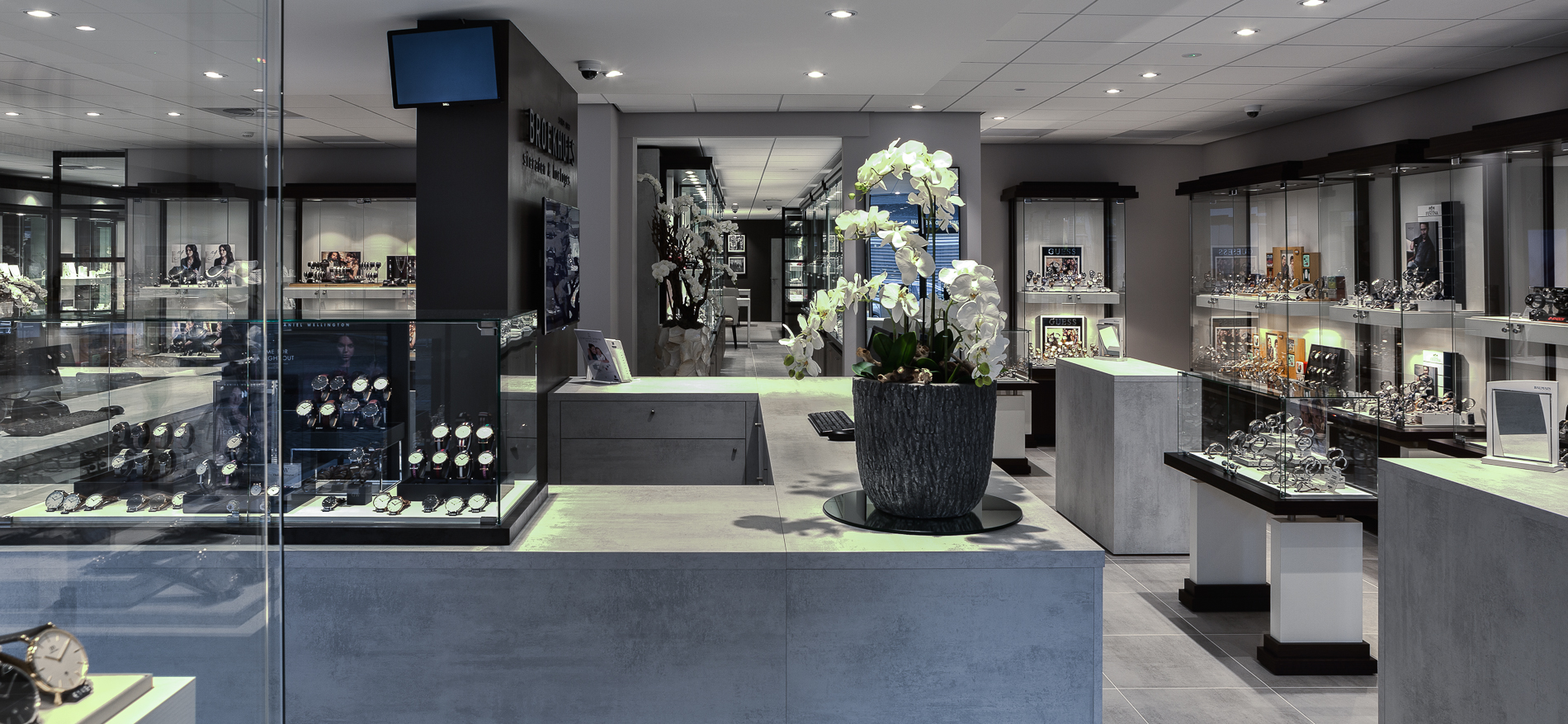 Broekhuis Schmuck & Uhren | Einrichtung grosse Schmuckladen - 