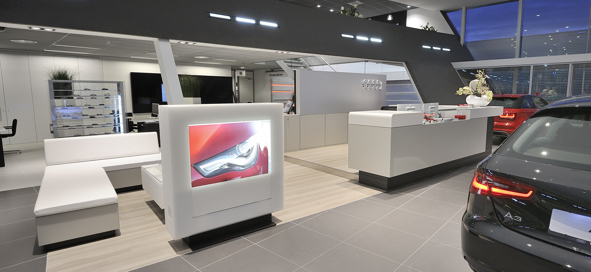 Audi Showroom | Pon Dealer Amersfoort (NL) - 