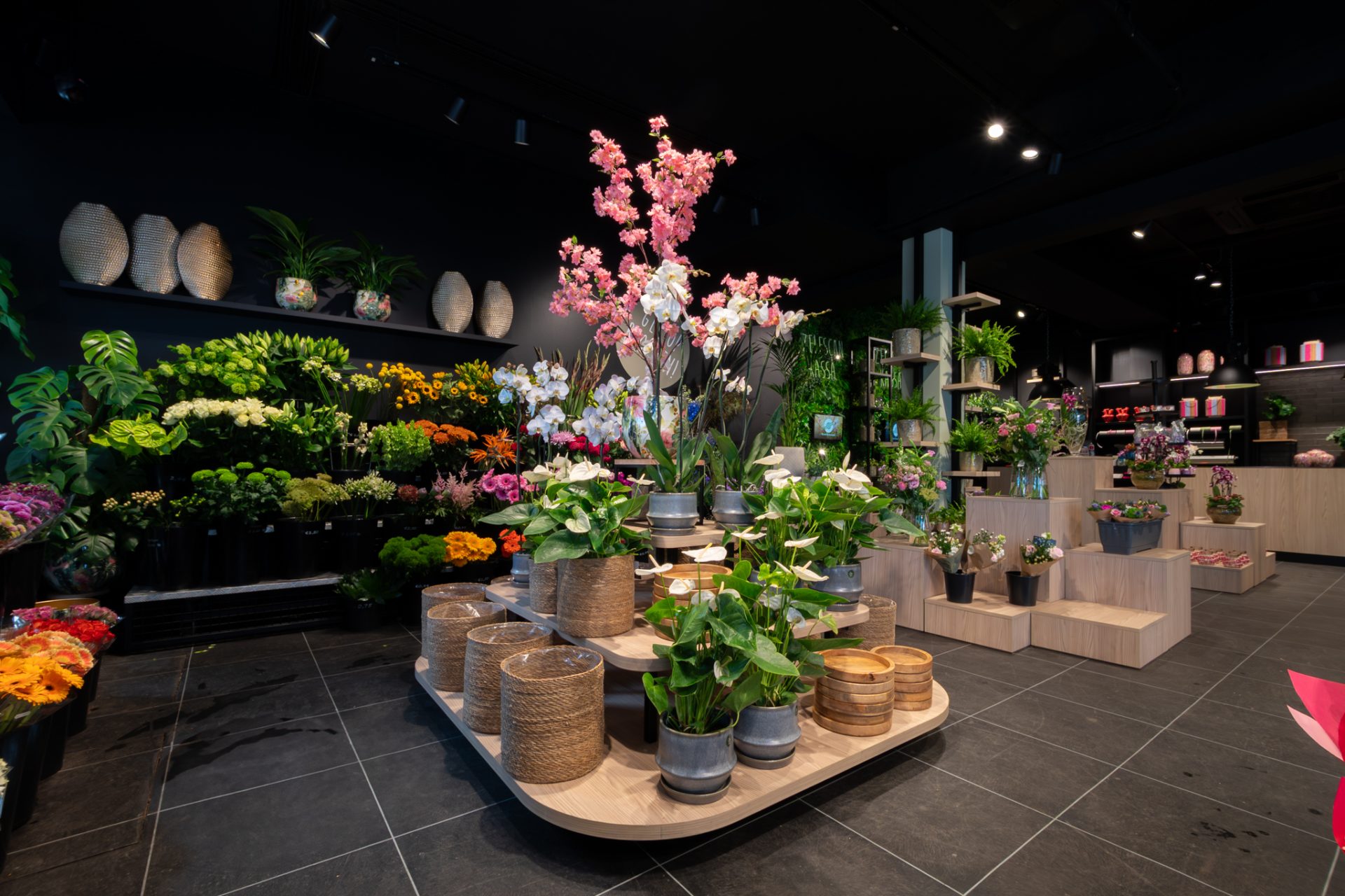 Van Beest Bloemen en Planten | Vathorst (NL) - Ladeneinrichtung
